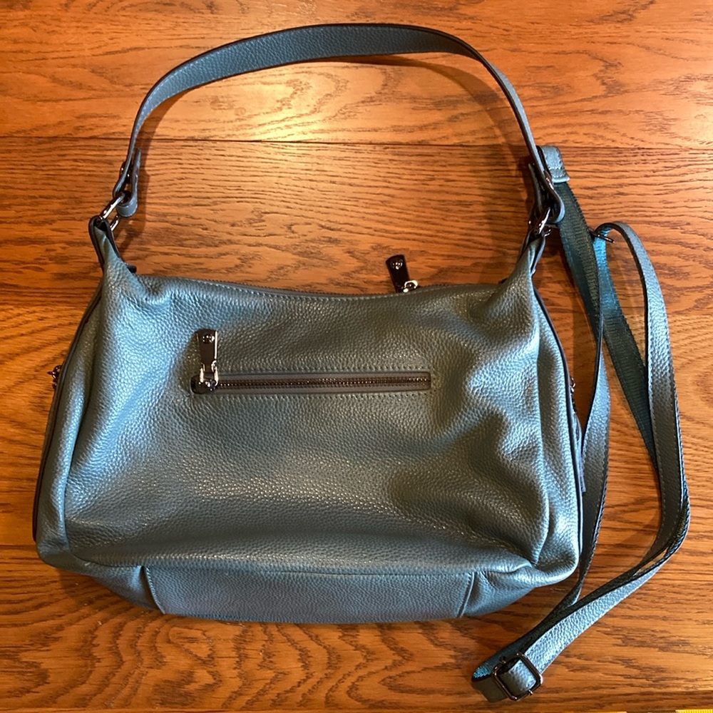 Overearth Pebble Leather purse. Grey/Blue. Black cloth lining. Detachable strap.